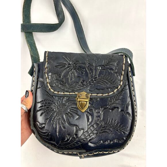 Black Leather Hand-Tooled Embossed Mexican Floral Artisanal Crossbody Green VTG - Picture 1 of 16